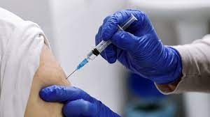 Эффективность вакцинации от коронавируса через пять месяцев снижается на 40% - исследование