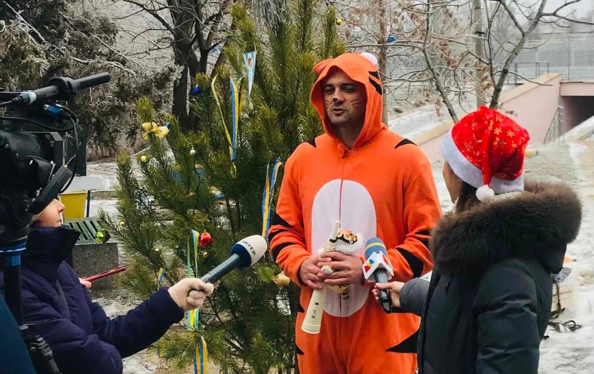 В Николаеве устроили праздничный забег в карнавальных костюмах (фоторепортаж)