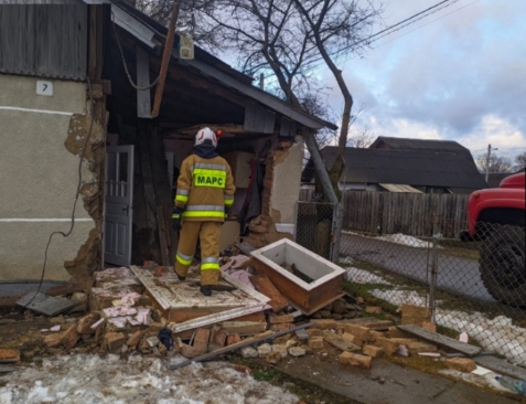 В жилом доме на Прикарпатье произошел взрыв: есть пострадавший