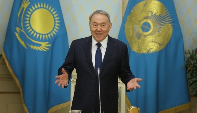 В Кыргызстан прибыли два самолета «семьи Назарбаева», - СМИ