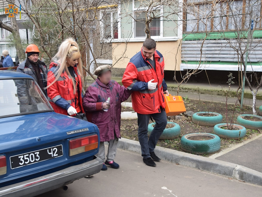 В Николаеве во время пожара в доме спасли пенсионерку
