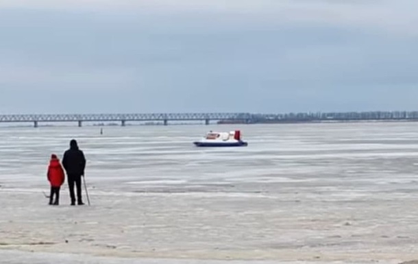 В Черкассах тело утонувшего нашли подо льдом с помощью дрона (видео)