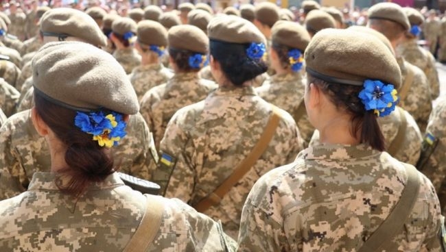 В Минобороны заявили, что украинкам не нужно срочно становиться на воинский учет