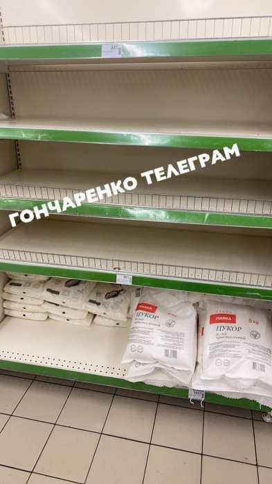 Пока киевляне «сметают» гречку и сахар в магазинах, в Николаеве послушали Зеленского и не паникуют (фото)