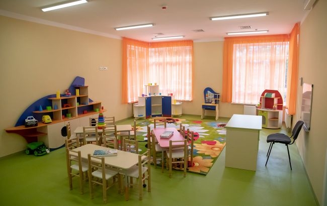 В госучреждениях Украины планируют создать детские комнаты: как они будут работать