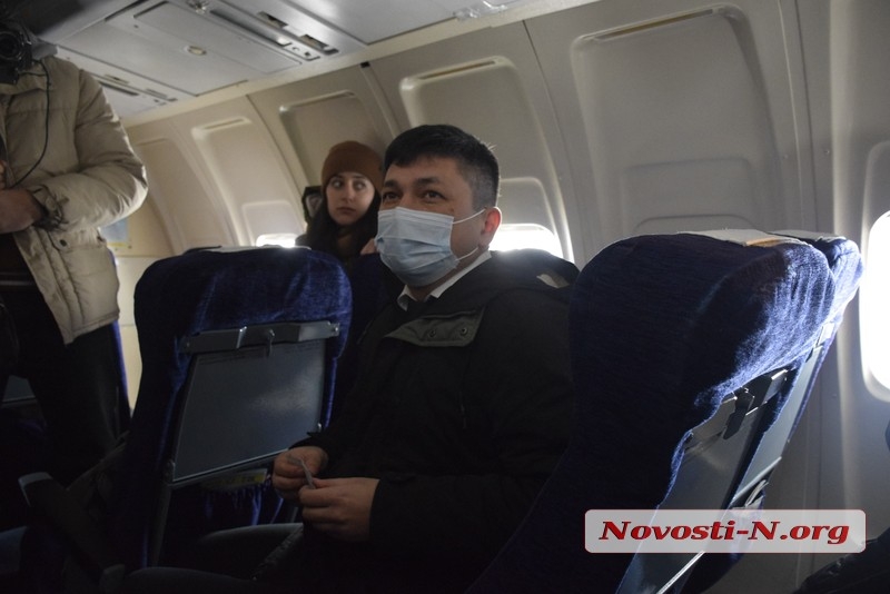Самолету, выполняющему рейс Николаев – Киев, 51 год (фоторепортаж)