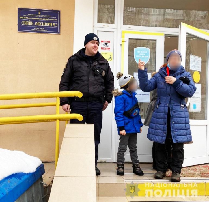 В Николаеве благодаря врачу и полицейским оперативно нашли пропавшего ребенка