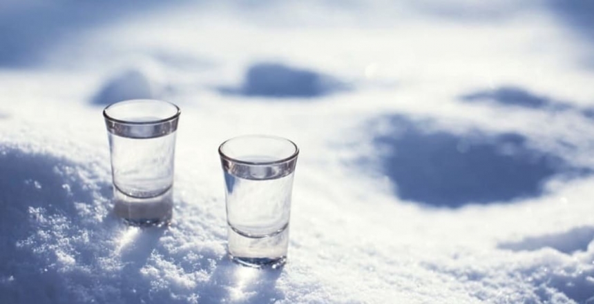 Медики объяснили украинцам, почему опасно греться алкоголем на морозе