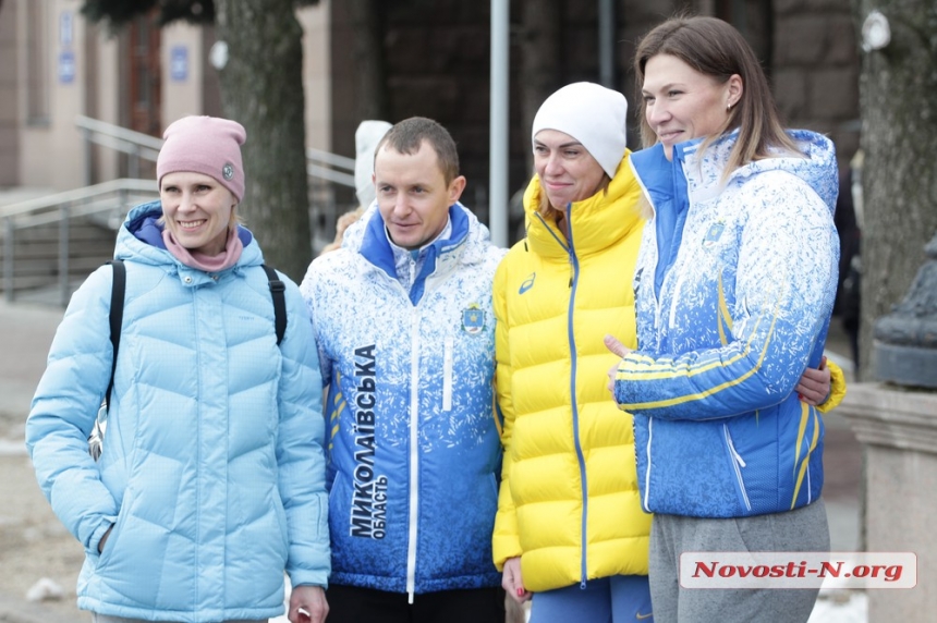 Во имя Мира и Спорта: в Николаеве подняли Олимпийский флаг (ФОТО)