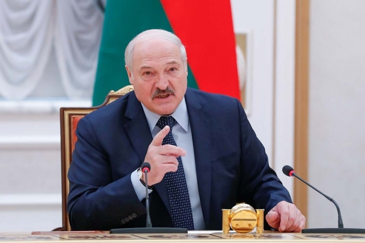 Лукашенко выступил с угрозами Украине «военным ответом»