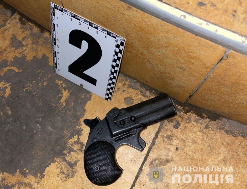 В Одессе иностранка на улице застрелила прохожего (видео)