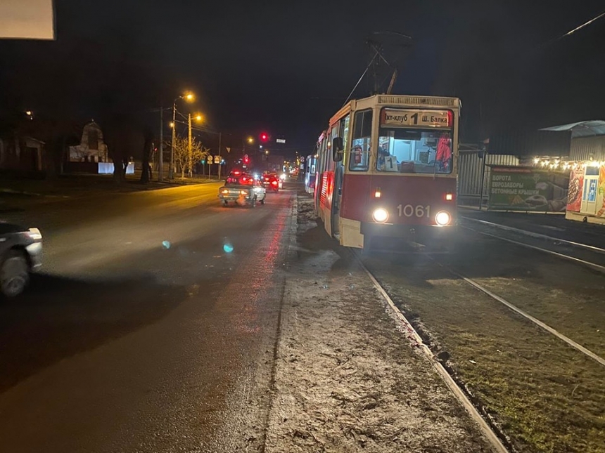 В Николаеве трамвай сбил пешехода