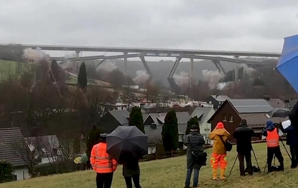 В Германии взорвали мост высотой 72 метра (видео)