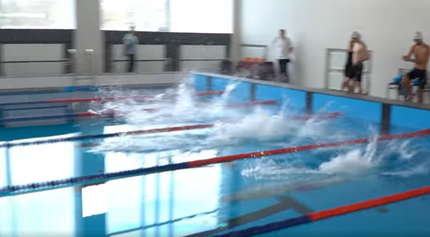 Сенкевич показал, как проходил тестовый заплыв в бассейне «Зоря» (видео)