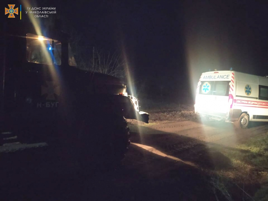 В Николаевской области авто скорой помощи застряло в грязи – вызывали спасателей