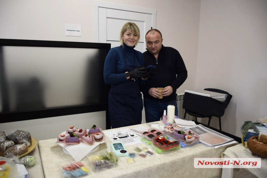 Николаевские предприниматели на «крафтовой» ярмарке показали свои изделия (фоторепортаж)