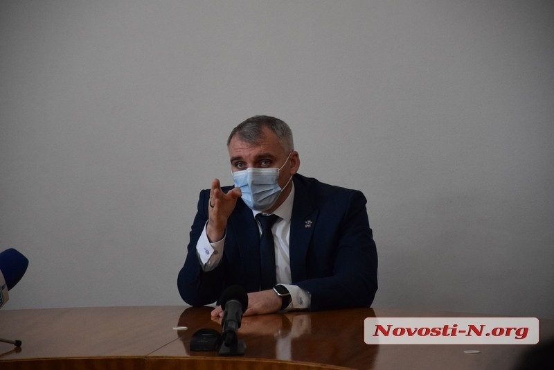 Мэр Николаева за год заработал более 700 тысяч, из них почти 150 — надбавки, а 124 — премии