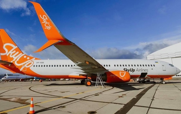 Самолет SkyUP не смог сесть в Киеве из-за запрета влетать в авиапространство Украины 