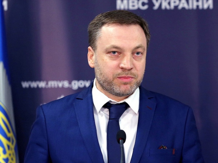 Глава МВД Украины пообещал расстрелять без предупреждения «какого-нибудь «гиркина»