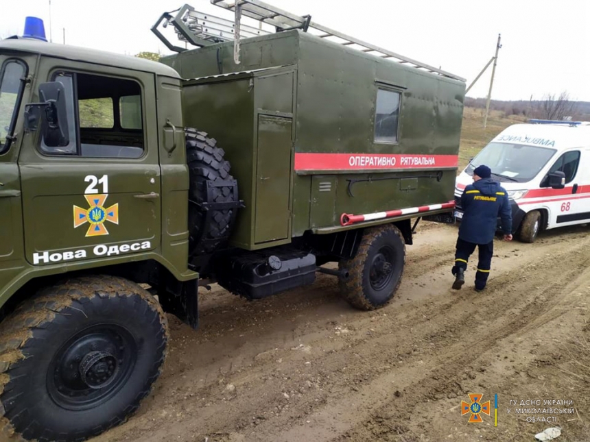 В Николаевской области бригаде «скорой» с пациентом понадобилась помощь спасателей