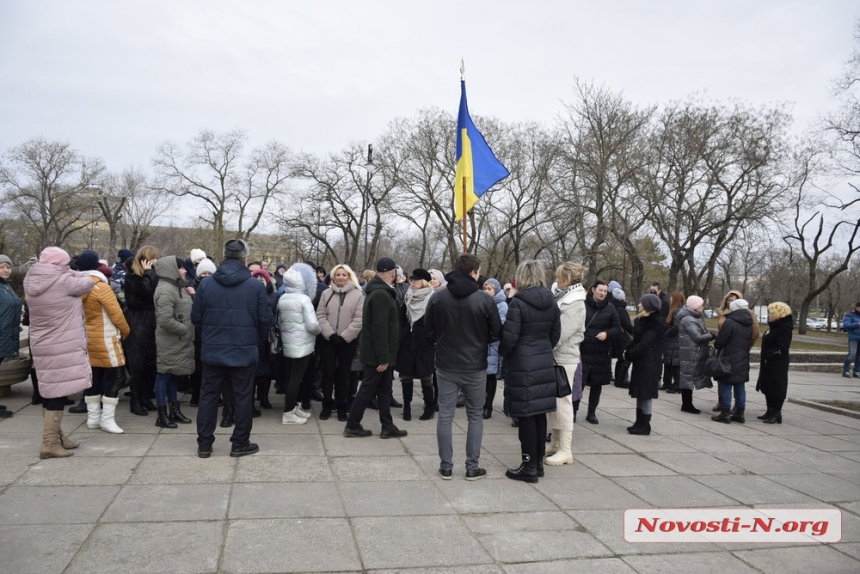 В Николаеве впервые отметили День единения: поднимали флаг-гигант