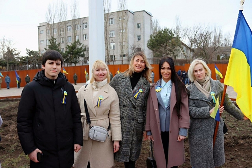 Ко Дню единения в Николаеве торжественно подняли Государственный Флаг Украины