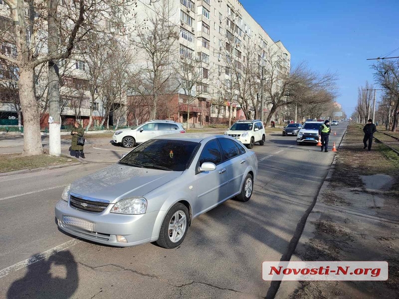 В центре Николаева пенсионерка попала под «Шевроле»