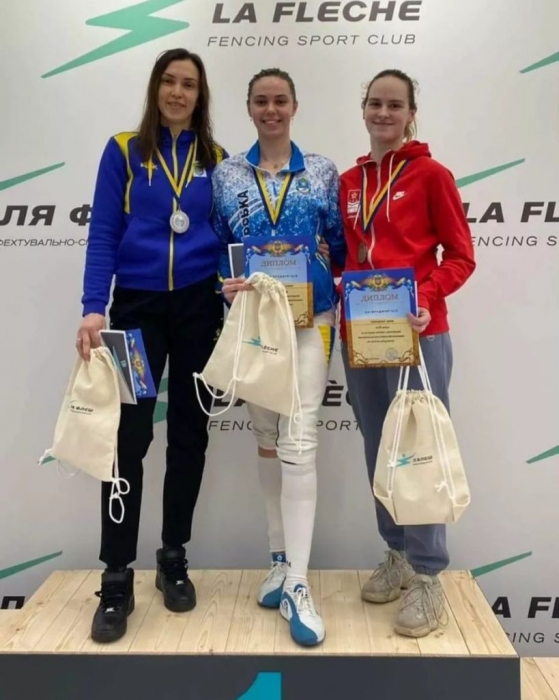 Фехтовальщица из Николаева стала абсолютной чемпионкой всеукраинского турнира