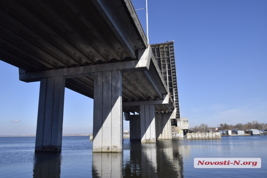 Как в Николаеве Ингульский мост два часа разводили (фото, видео)