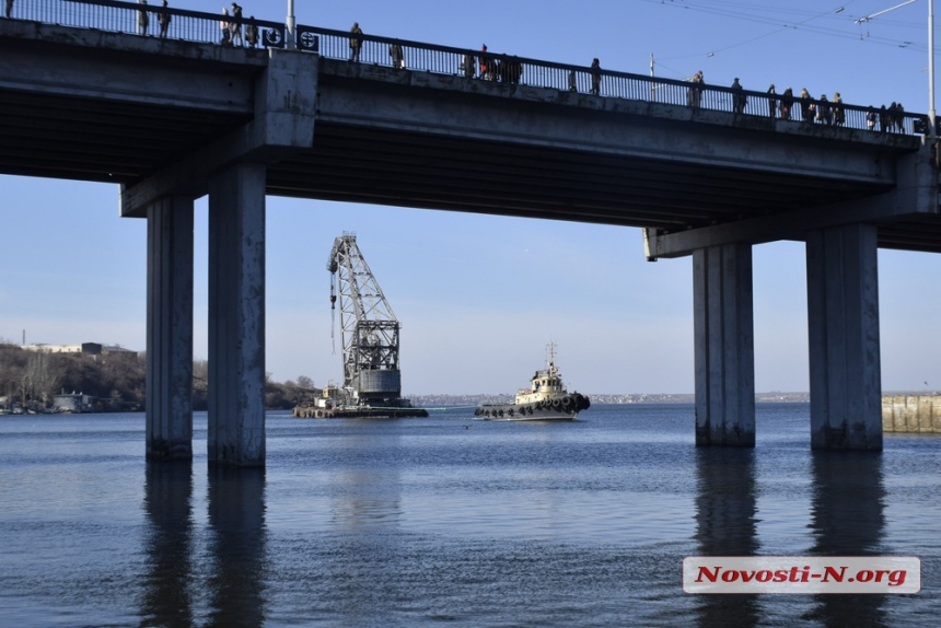 Как в Николаеве Ингульский мост два часа разводили (фото, видео)