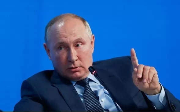 Совет Федерации единогласно разрешил Путину использовать армию РФ за границей