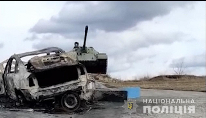 Под Киевом автомобиль влетел в «Вечный огонь» и сгорел