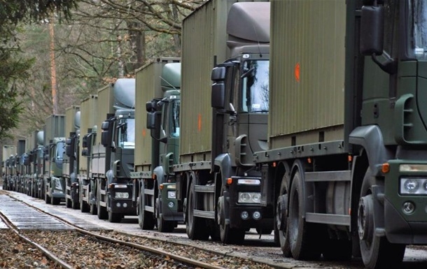 В Украину прибыла колонна грузовиков с боеприпасами из Польши