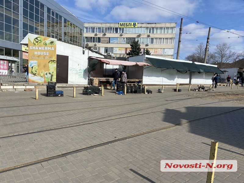 Очереди в супермаркетах и возле аптек: что происходит в Николаеве (фото)