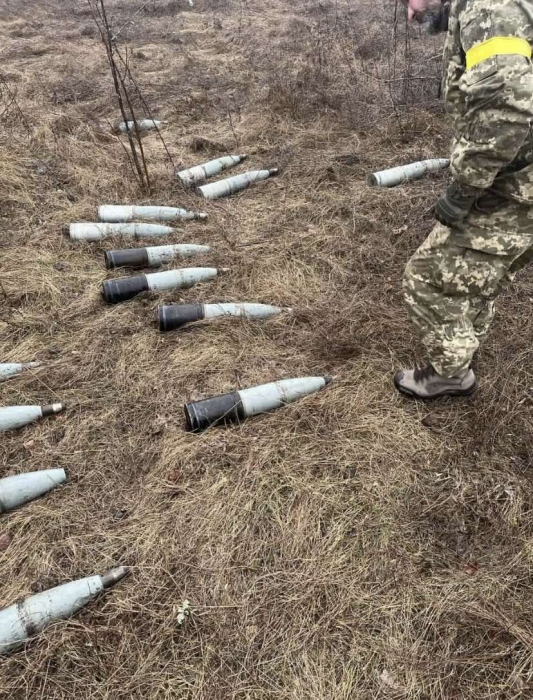 Ким показал захваченную  у врага военную технику (фото)