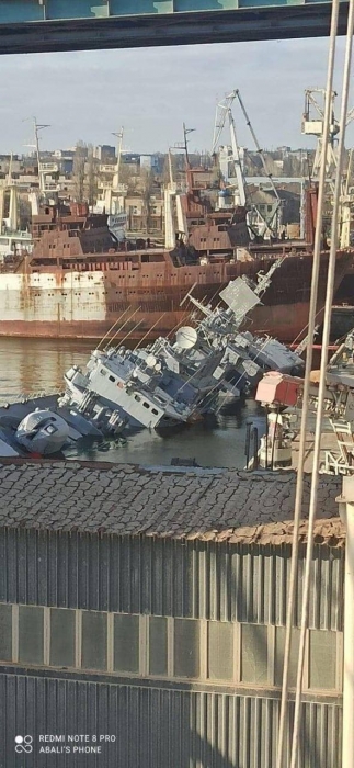 В Николаеве затопили флагман украинского флота «Гетьман Сагайдачный»