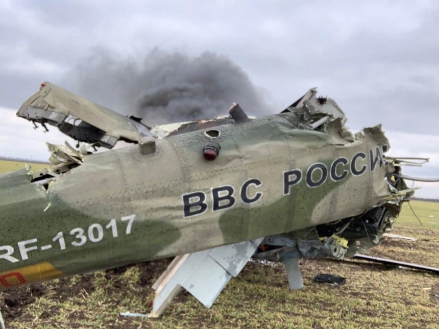 В Николаевской области сбили сразу четыре российских вертолета (фото)
