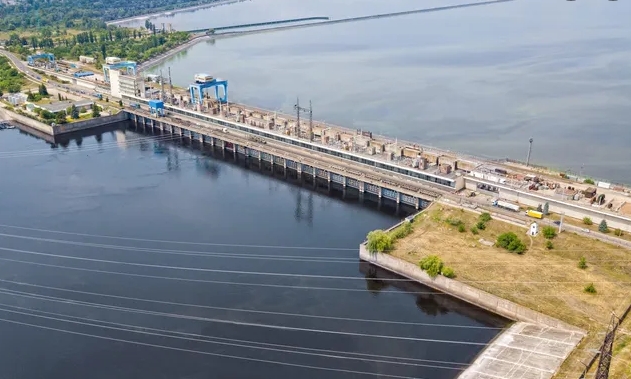Оккупанты хотят захватить дамбу Каневской ГЭС
