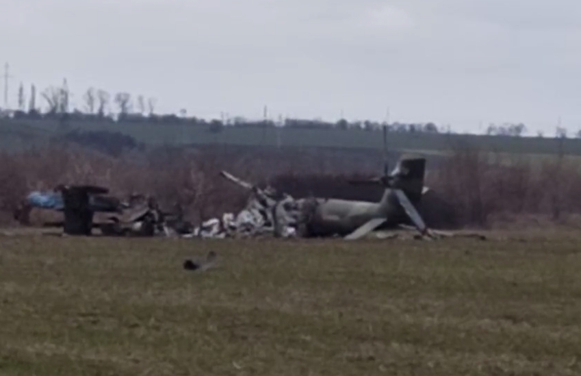 В районе села Раково Николаевской области сбили российский вертолет (видео)