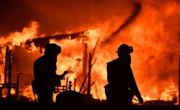 В Тростянце в результате артобстрела погибли три человека: в городе пожары