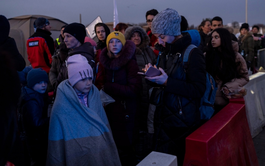 Названо количество украинских беженцев, прибывших в Польшу с начала войны
