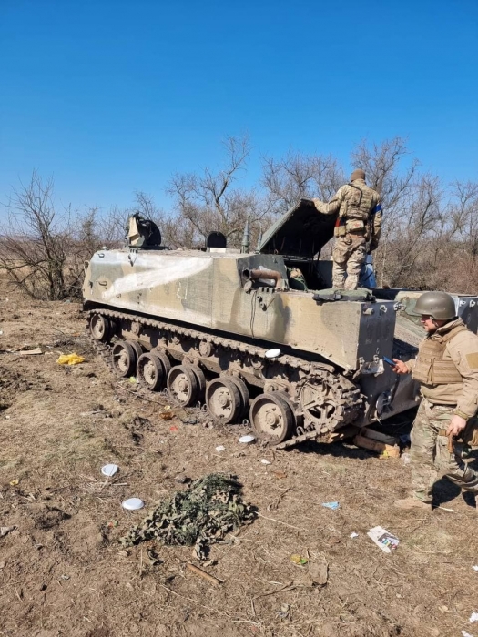 Ким показал фото захваченной военной техники оккупантов