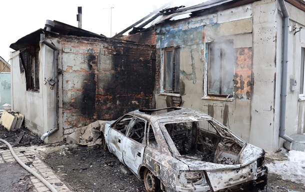 На поселок в Харьковской области сбросили кассетные бомбы - погибли по меньшей мере шесть человек