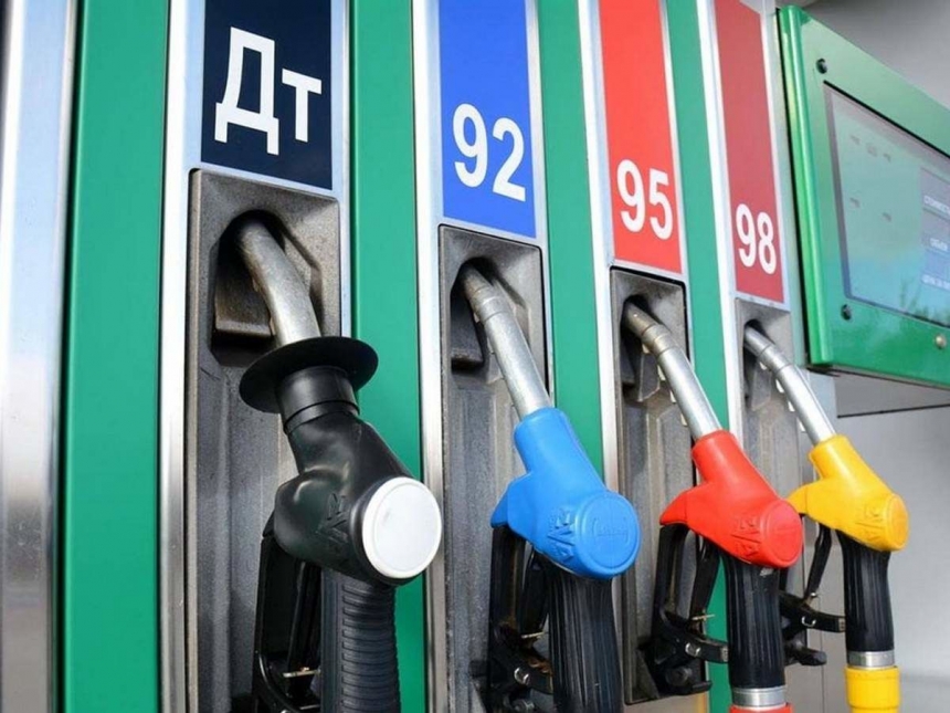 В Минэкономики сообщили, что дизтопливо и бензин подешевеют на 5-7 гривен