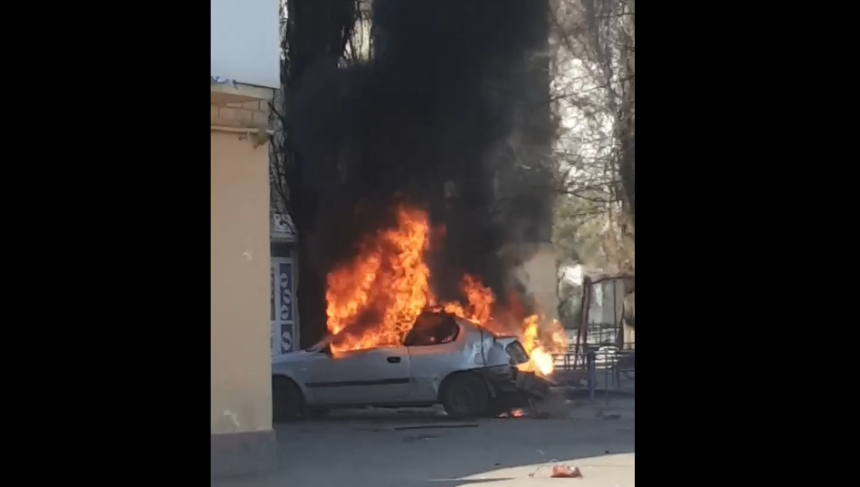 В Николаеве загорелся автомобиль: в нем зачем-то хранили фрагмент РСЗО «Смерч» (видео)