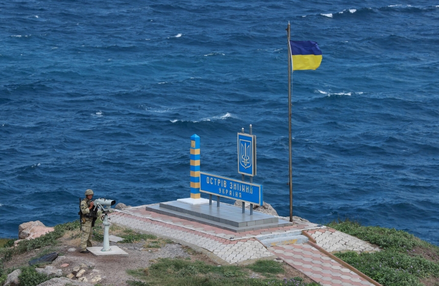 Состоялся первый обмен пленными: Украина вернула боцмана и маячника с острова Змеиный