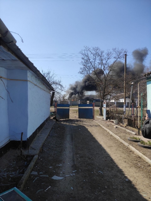 22 снаряда на детскую площадку, 3 погибших и 13 раненых: фото обстрела села в Николаевской области