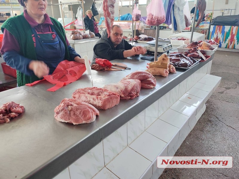 Молочный павильон пуст, мяса почти нет, цены «кусаются»: репортаж с рынка в Николаеве