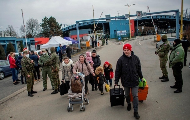 Число украинских беженцев выросло до 3,8 млн, - ООН