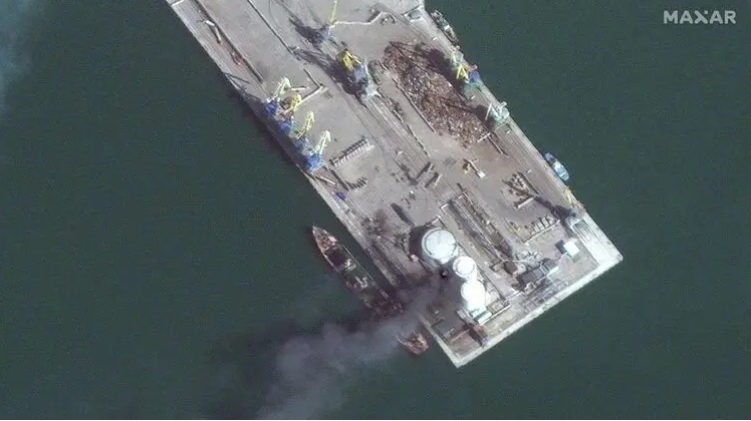 Российский десантный корабль в порту Бердянска был уничтожен ударом ракеты "Точка У", - СБУ
